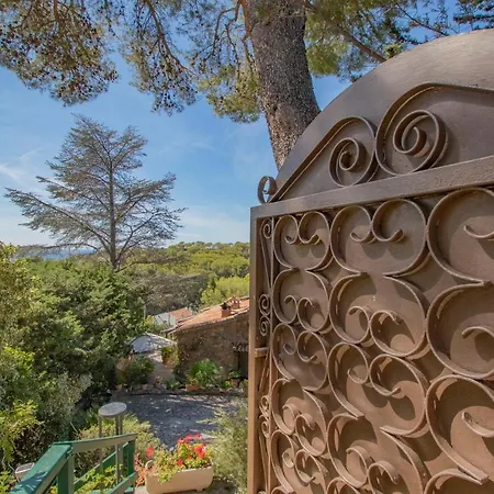 Savuti Vue Mer Piscine Proche Plages Villa