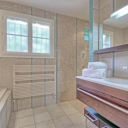 Savuti Vue Mer Piscine Proche Plages Carqueiranne